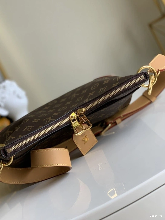 LOUIS VUITTON MM ODÉON 0725